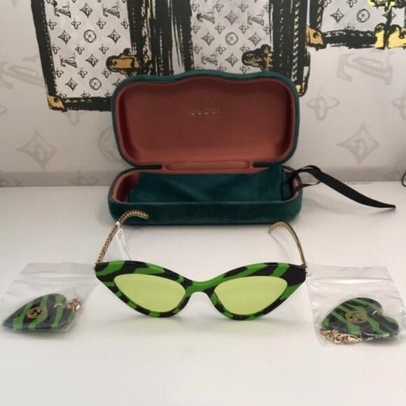 New Authentic Gucci GG0978S 006 Zebra Cat-Eye Sunglasses w/ GG Charms Green/Gold main image 9